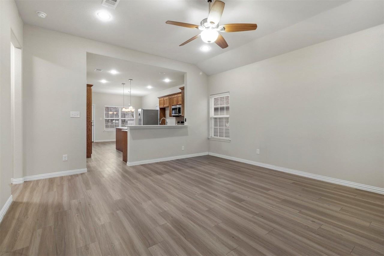 731 W Morton St - Photo 3 of 16