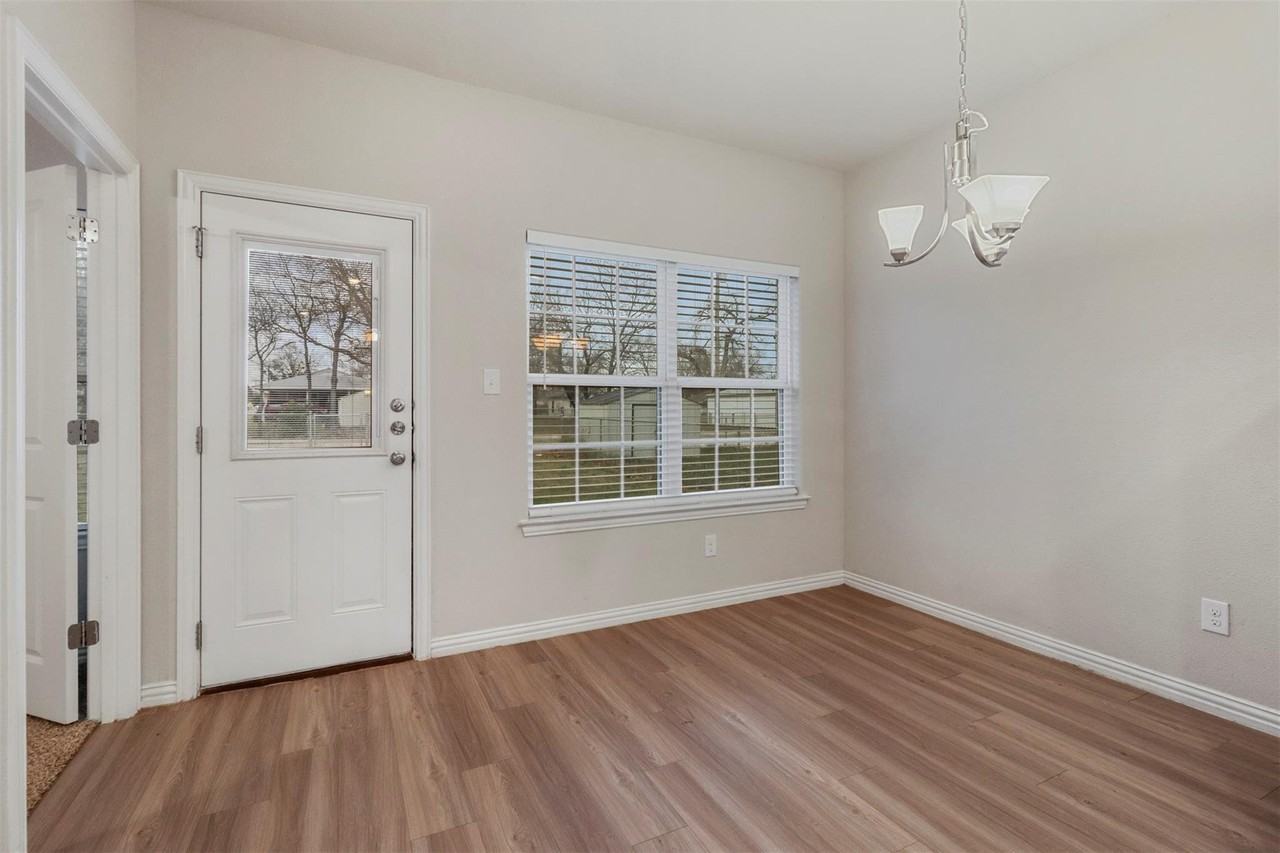 731 W Morton St - Photo 6 of 16
