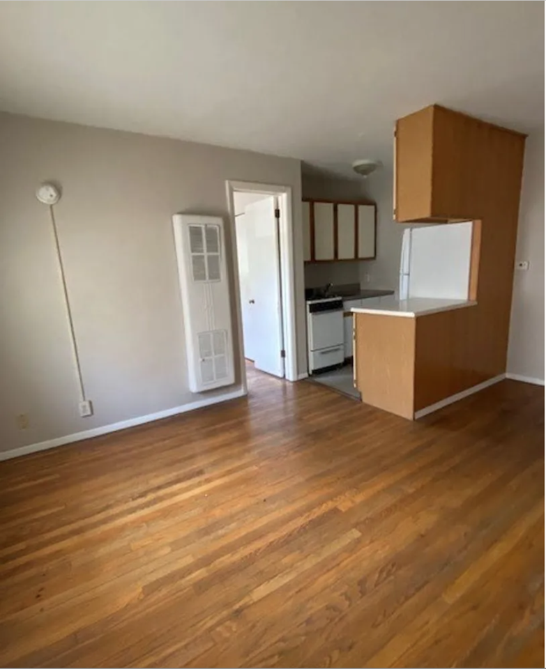511 W. University Ave. - Photo 2 of 6