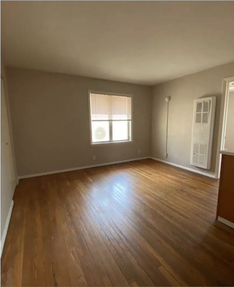 511 W. University Ave. - Photo 5 of 6