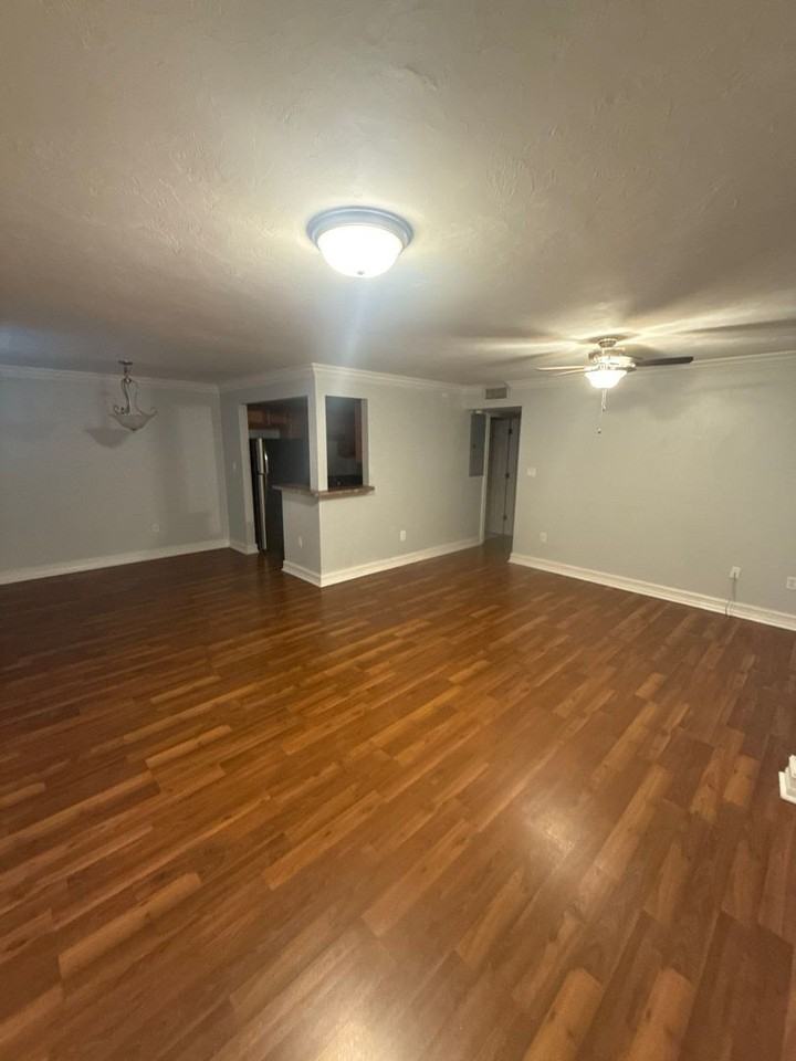 La Mediterranean Apartments - Photo 4 of 19