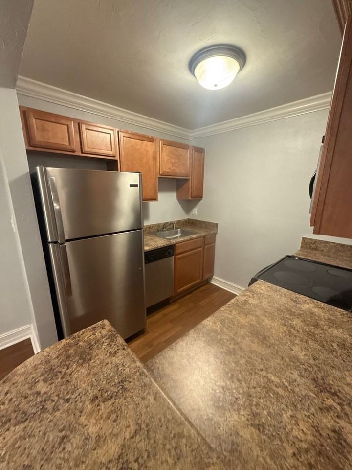 La Mediterranean Apartments - Photo 6 of 19