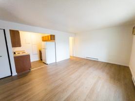 905 N Oak St - Photo 1 of 1