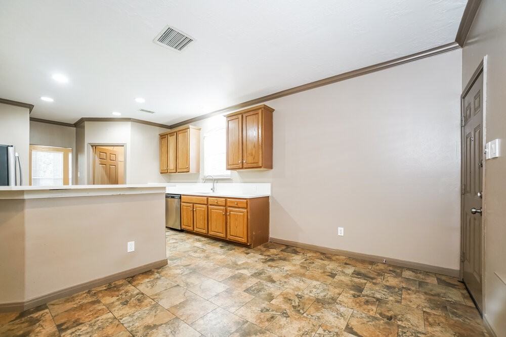 130 Wimberly Way - Photo 4 of 20