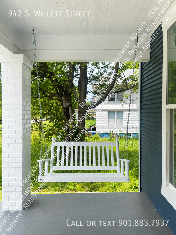 942 S Willett St - Photo 3 of 7