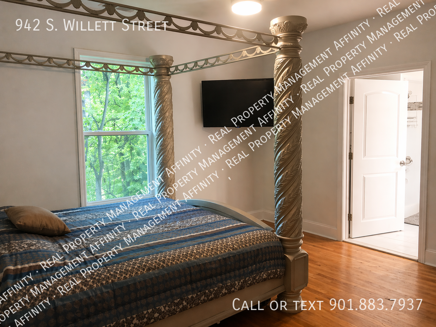 942 S Willett St - Photo 4 of 7