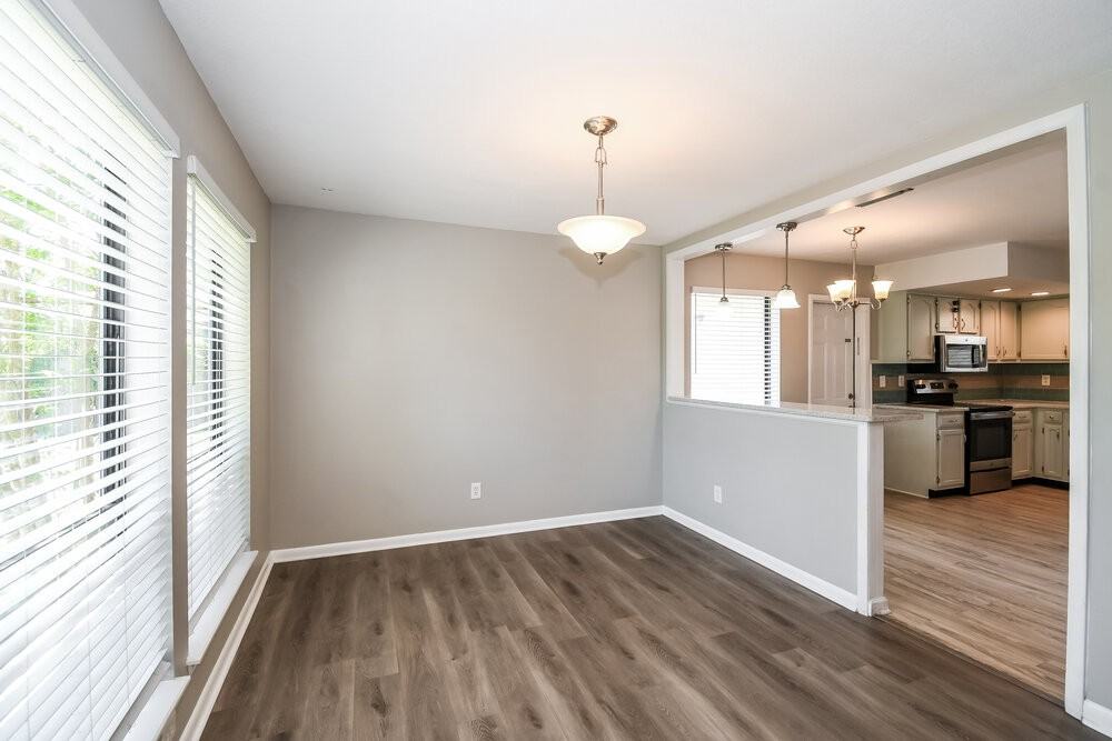 7152 Holiday Hill Ct - Photo 6 of 16