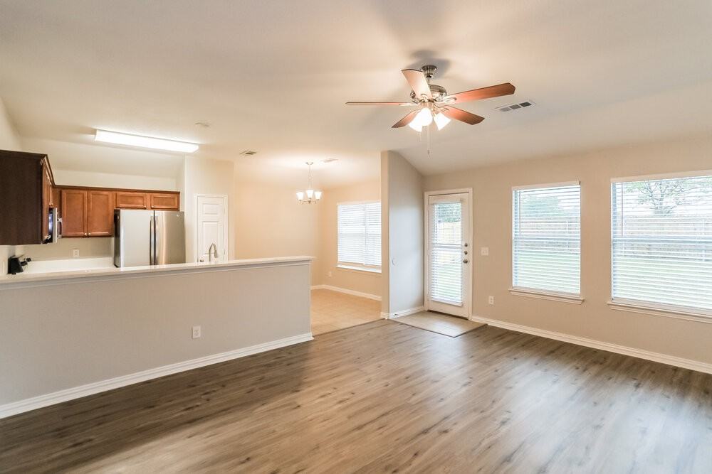 713 Cedar Cove Dr - Photo 3 of 16