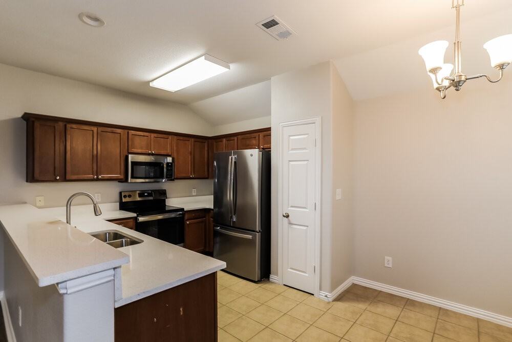 713 Cedar Cove Dr - Photo 7 of 16