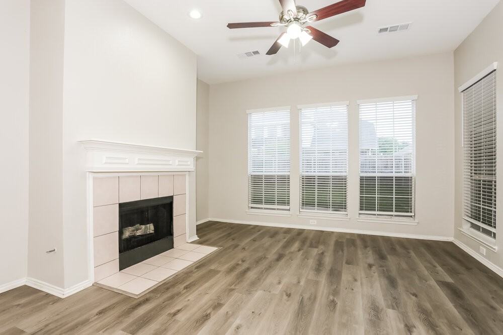 4617 Seneca Dr - Photo 4 of 19