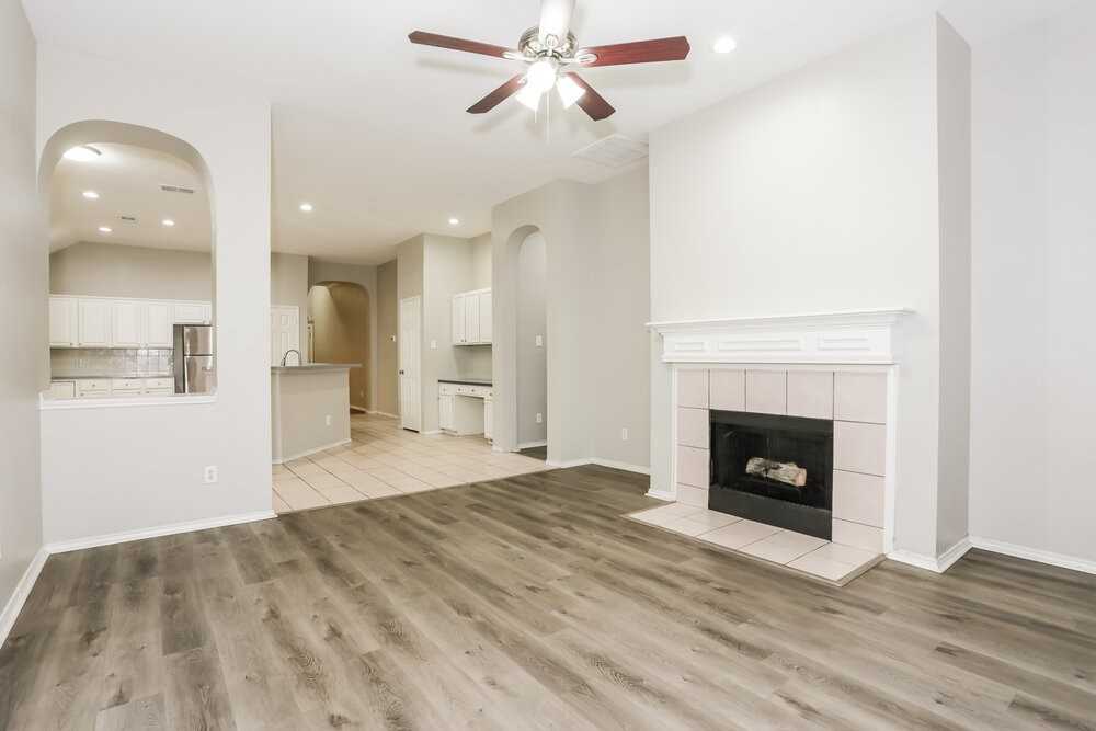 4617 Seneca Dr - Photo 5 of 19