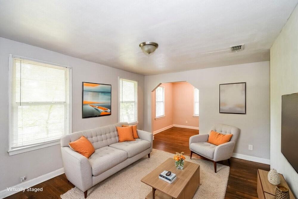 2448 Ellington Ave - Photo 3 of 19