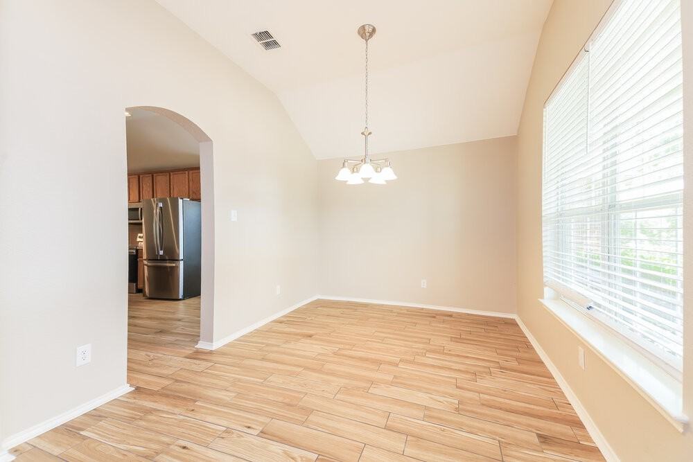 709 Fireberry Dr - Photo 5 of 16