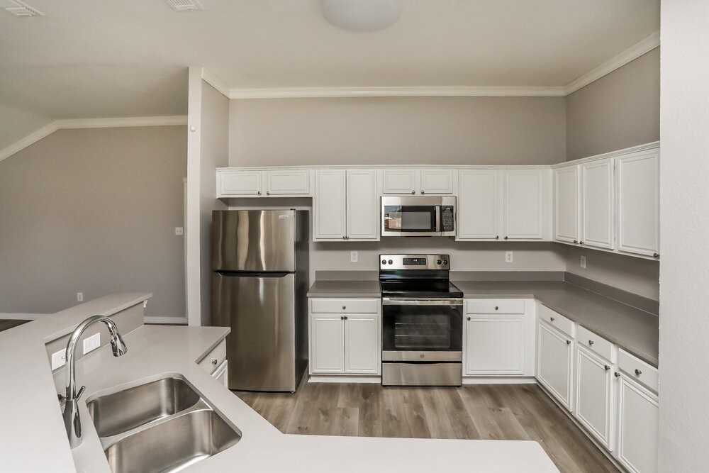 721 S Highland Dr - Photo 7 of 16