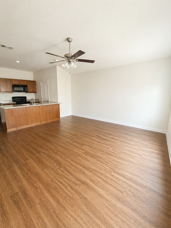 3204 Stonewall Dr #B - Photo 4 of 11