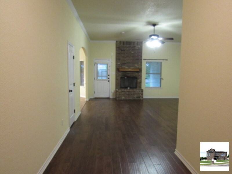 1904 Mike Dr - Photo 4 of 20