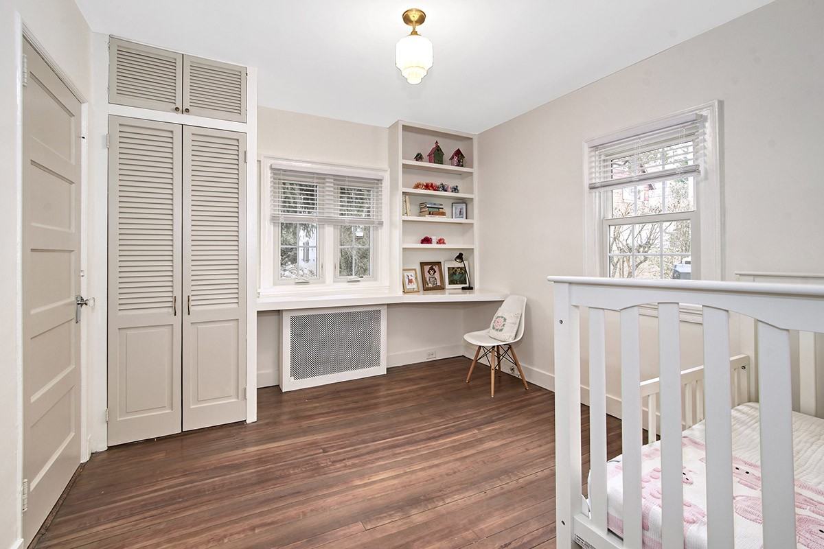 319 Oakland Beach Ave #NA - Photo 7 of 15