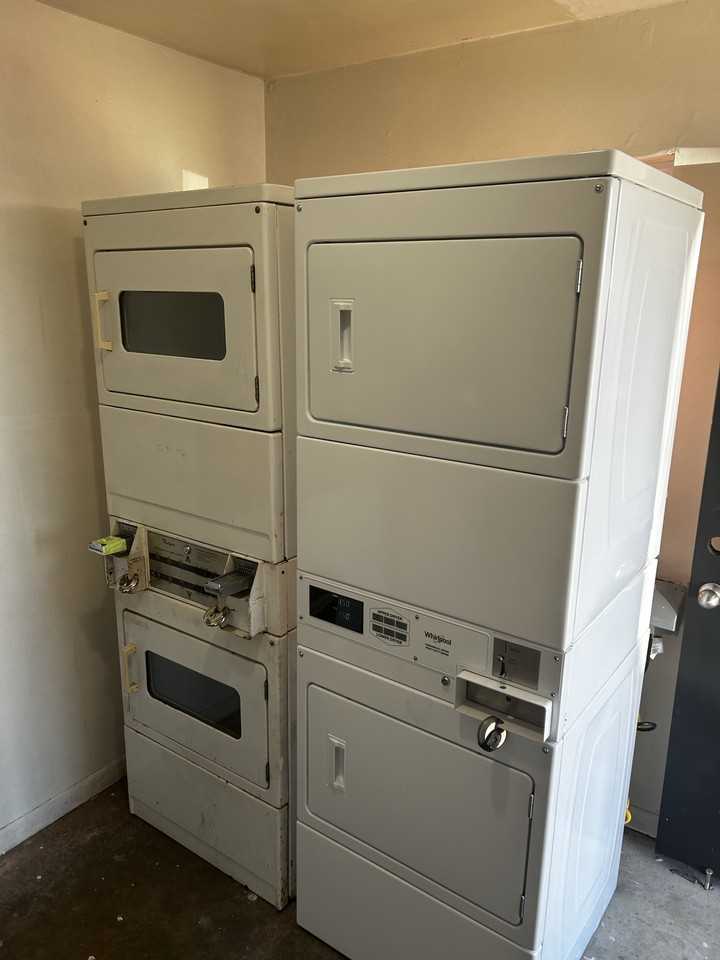 519 Warren St #D - Photo 3 of 17