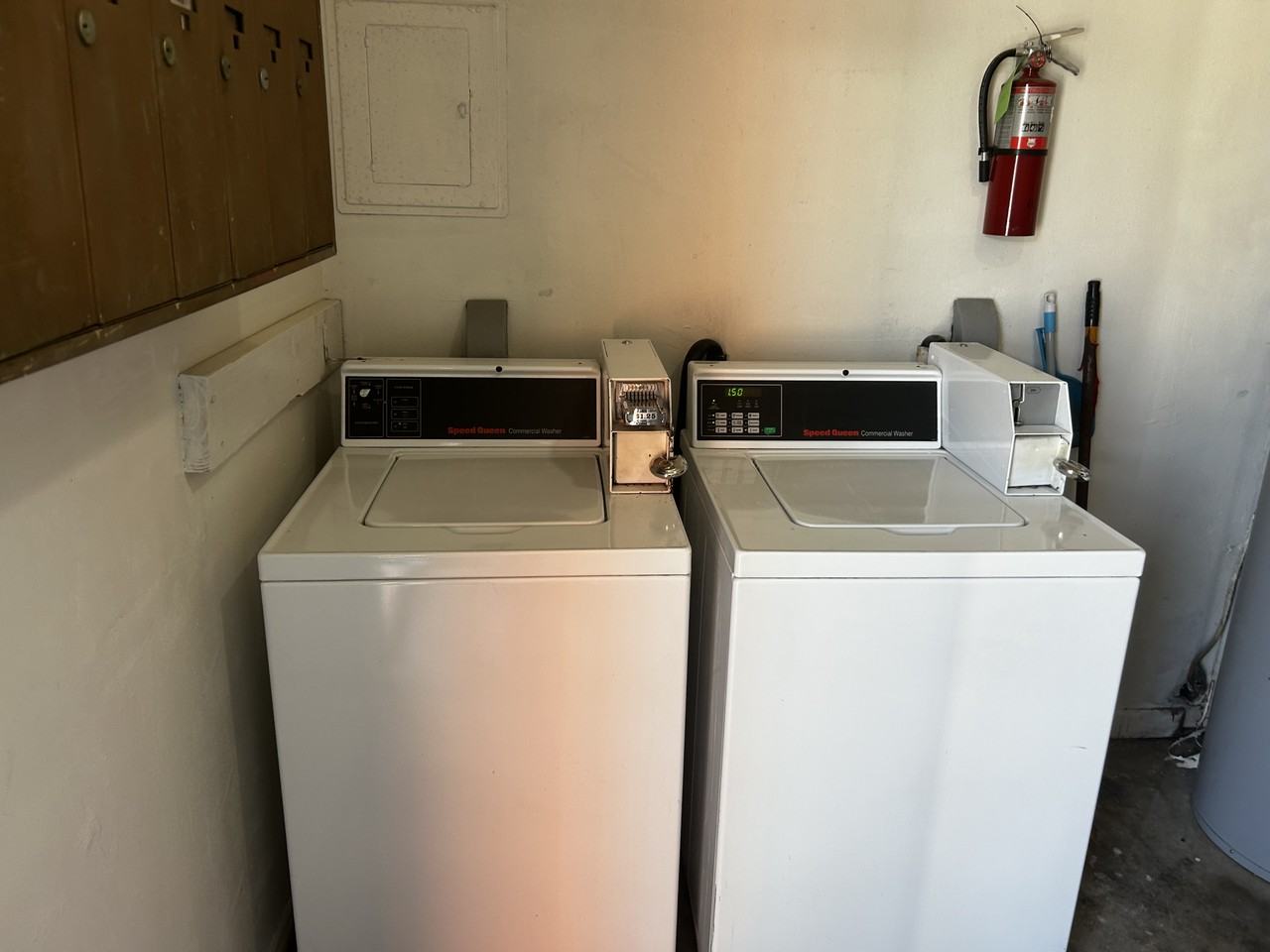 519 Warren St #D - Photo 4 of 17