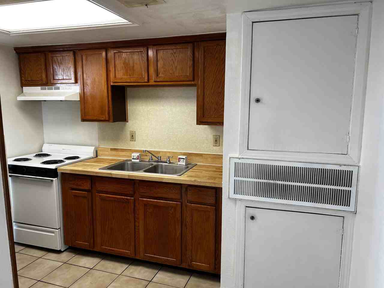 519 Warren St #D - Photo 7 of 17