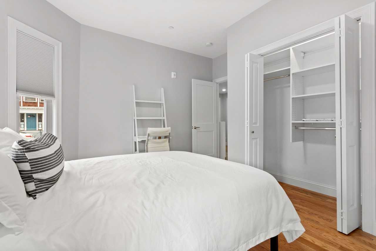 1047 Saratoga St #4 - Photo 3 of 20