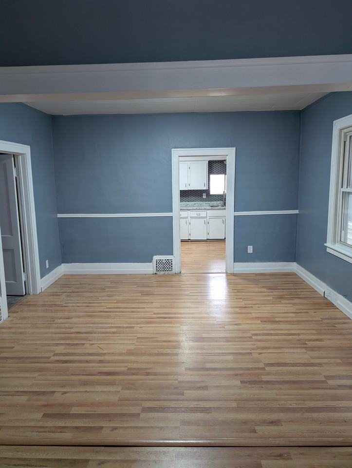 1159 Mckinley St - Photo 3 of 8