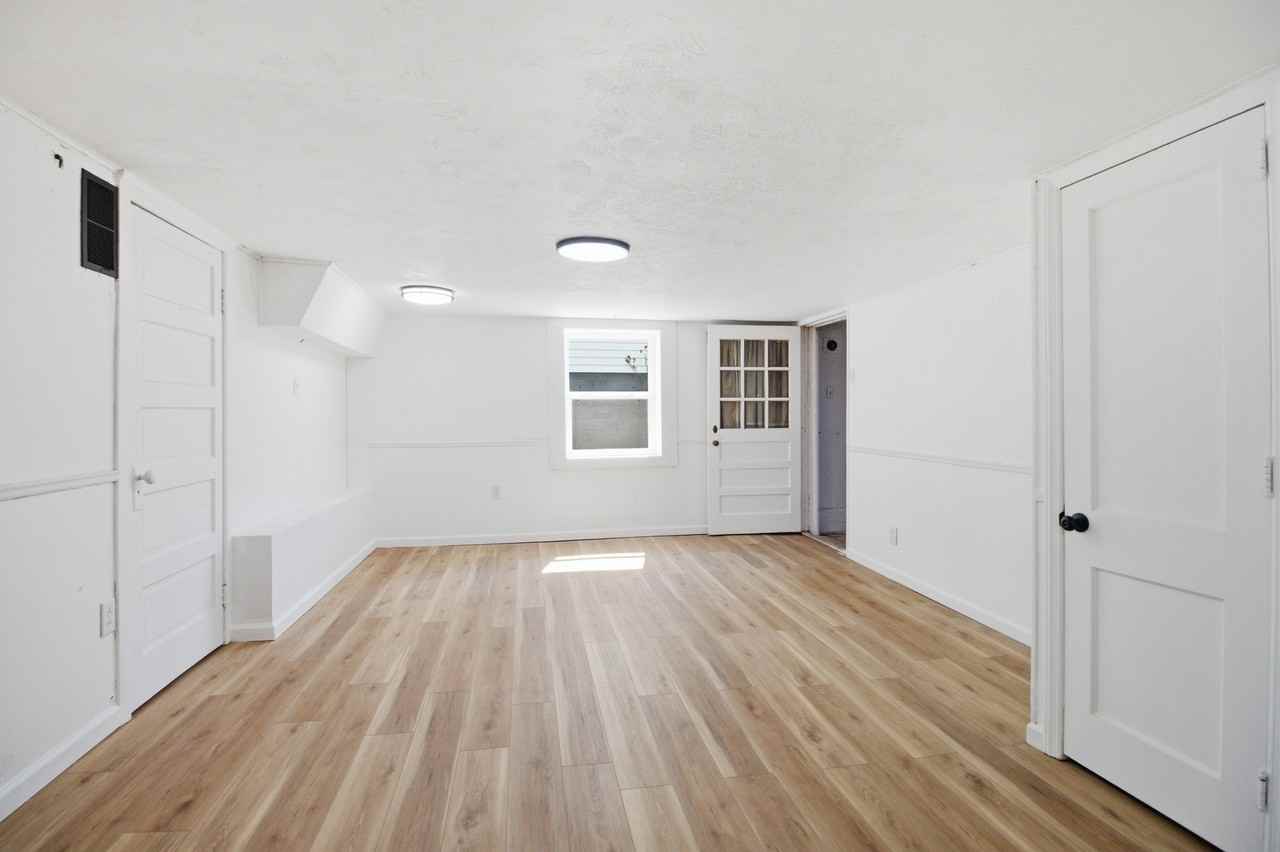 975 Washburn St #NA - Photo 6 of 19