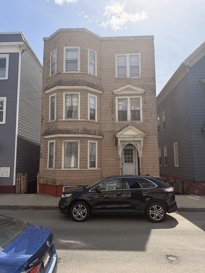 18 Washburn St #2 - Photo 2 of 38