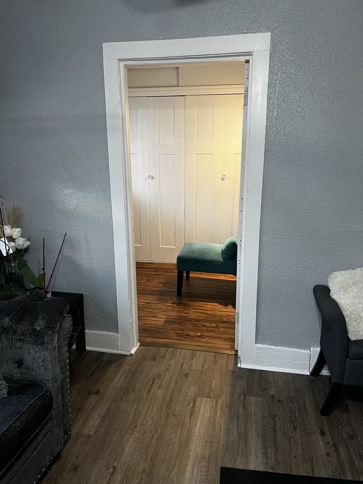 917 Manitoba Ave - Photo 7 of 11