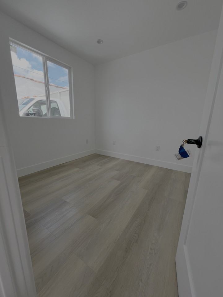 756 E 94th St #NA - Photo 7 of 9