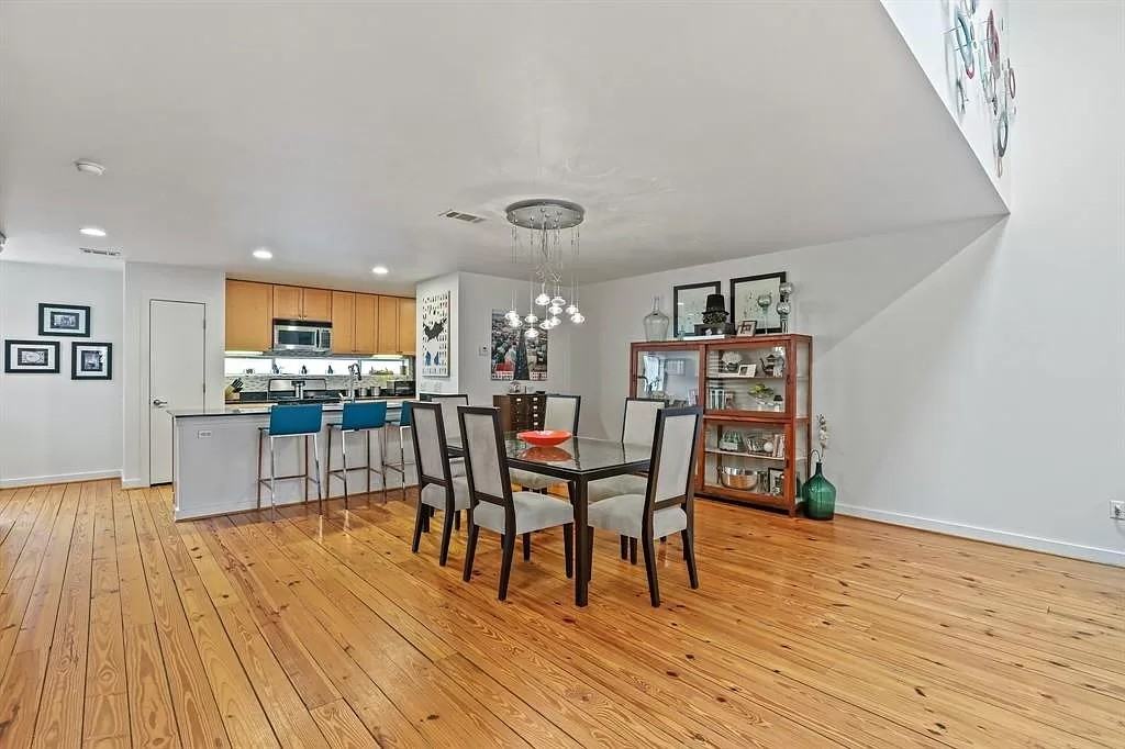 2809 Crawford St #NA - Photo 3 of 19