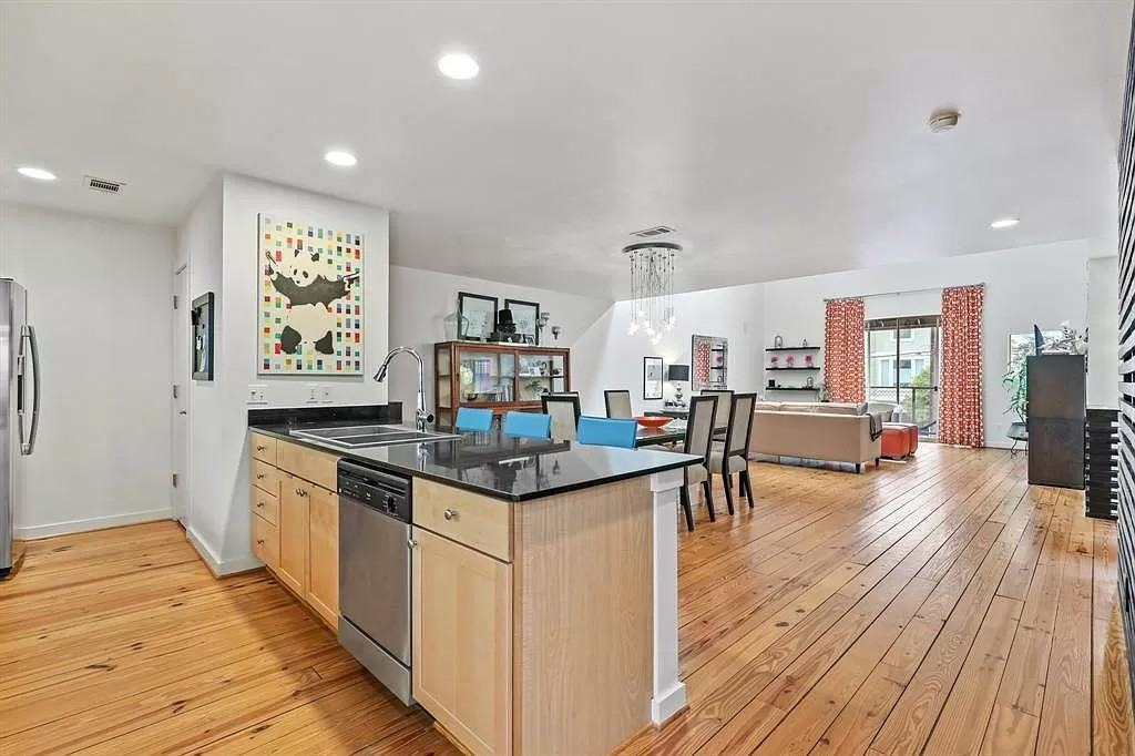 2809 Crawford St #NA - Photo 4 of 19