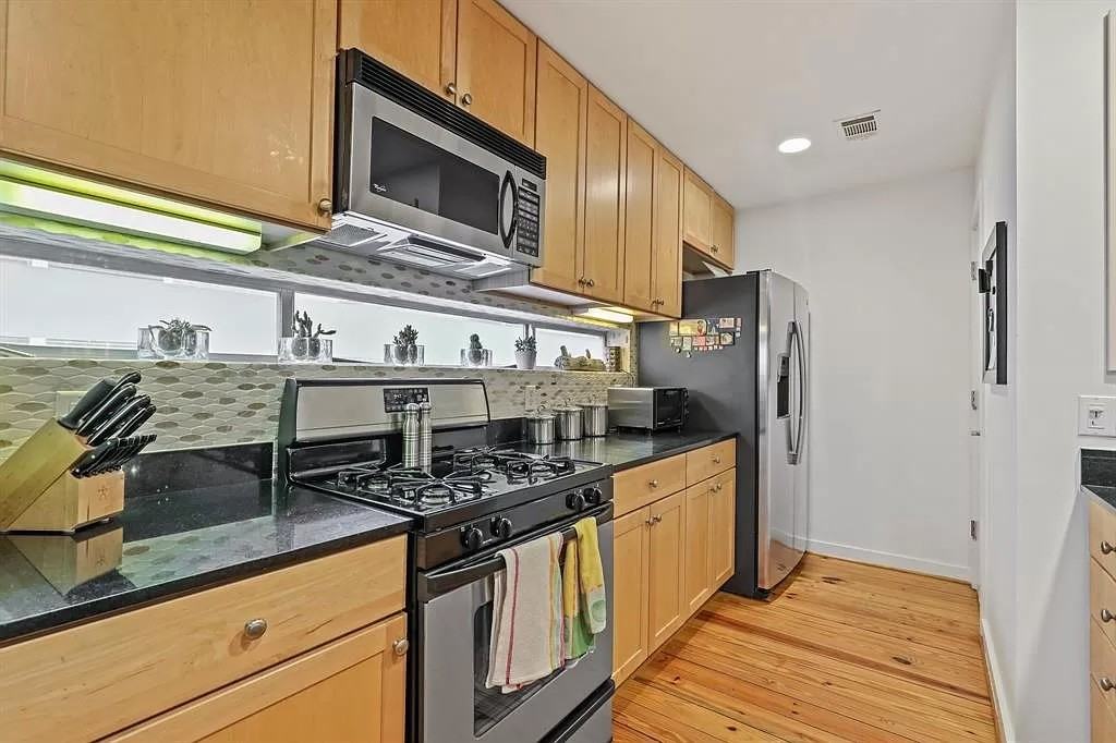 2809 Crawford St #NA - Photo 5 of 19