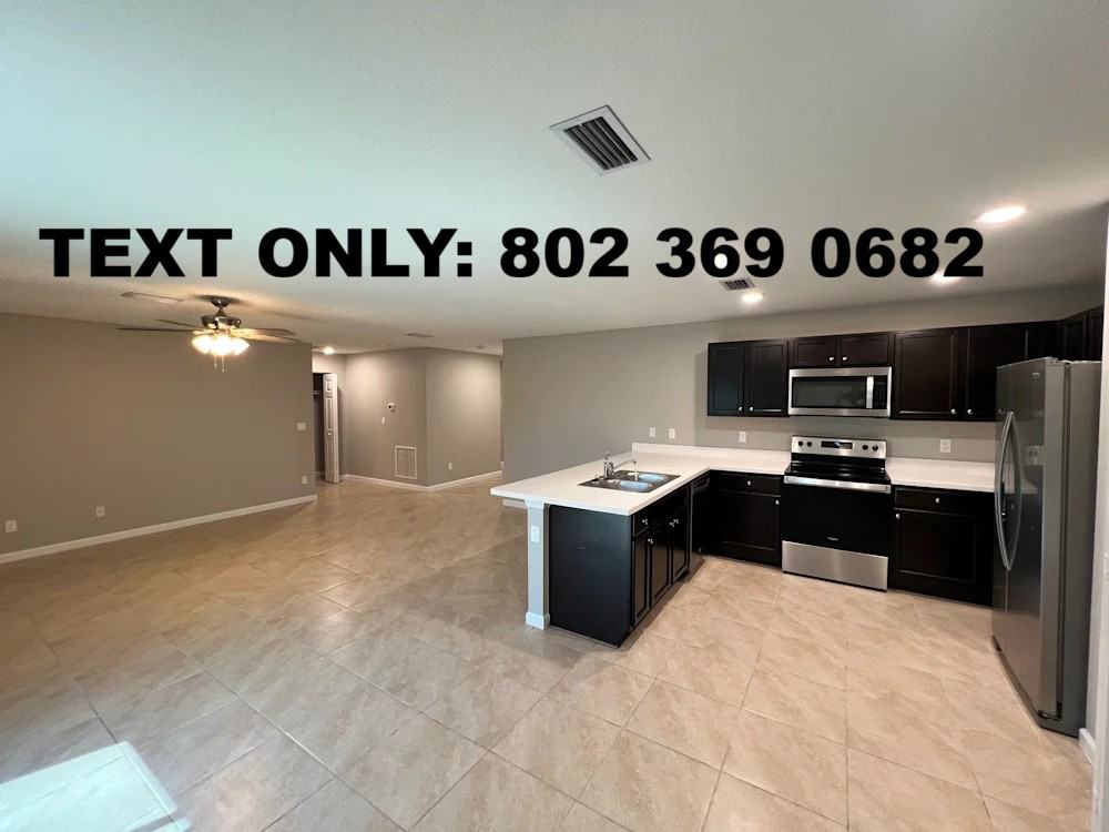 683 Nw Floresta Dr #NA - Photo 2 of 7