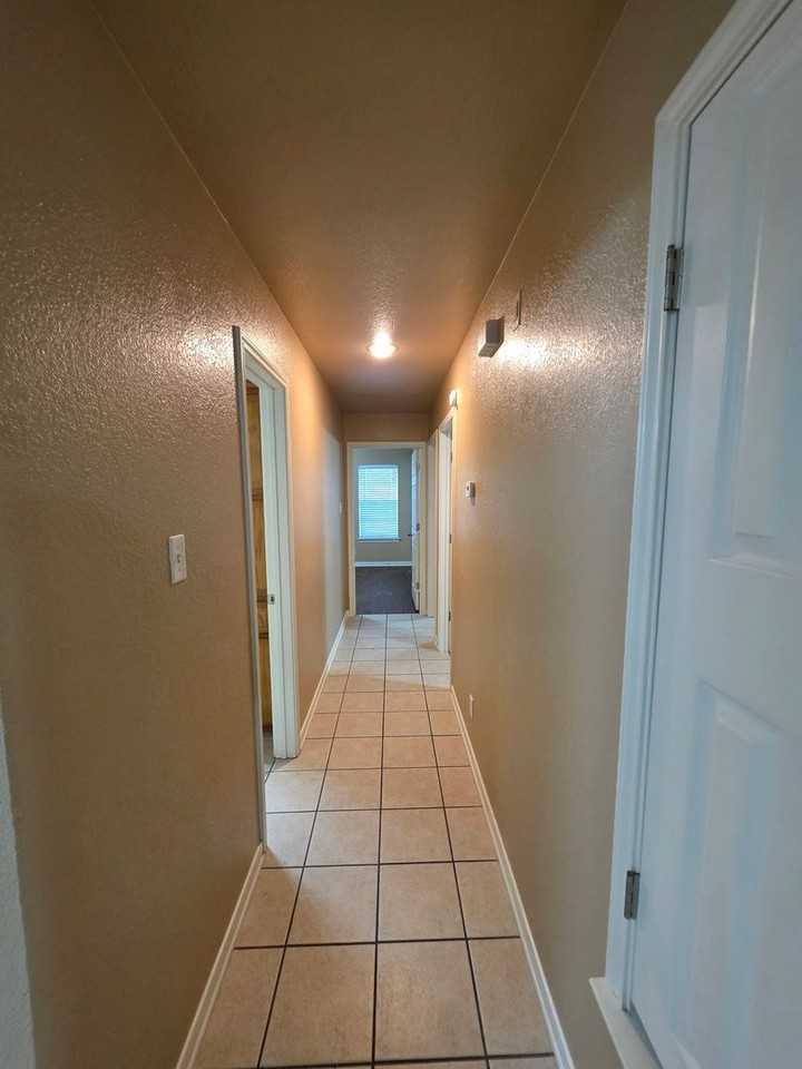 4908 Heather Ln - Photo 6 of 18