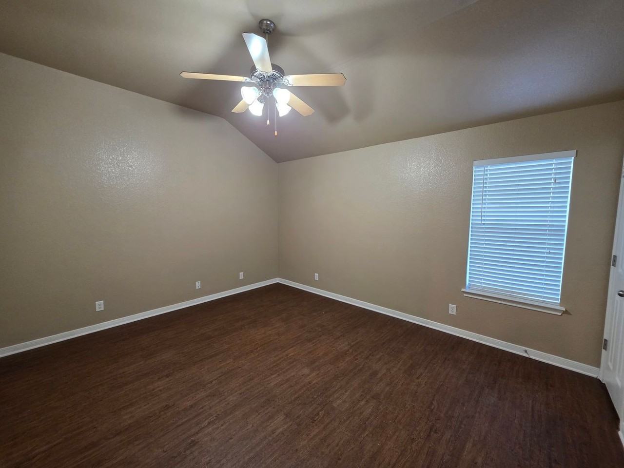 4908 Heather Ln - Photo 7 of 18