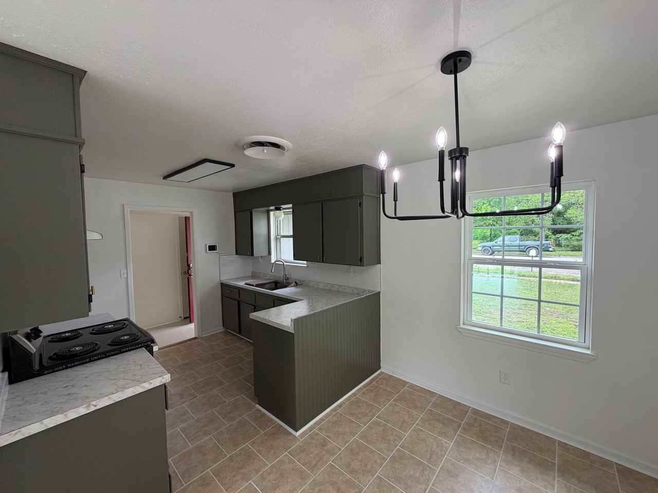 1105 E Robertson Ave - Photo 3 of 16