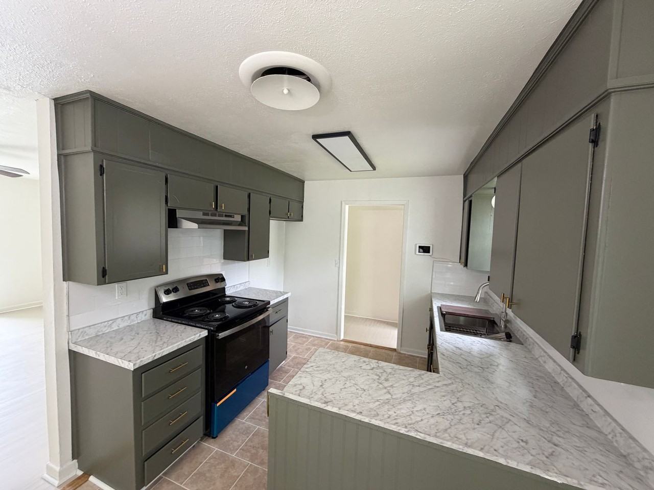 1105 E Robertson Ave - Photo 4 of 16