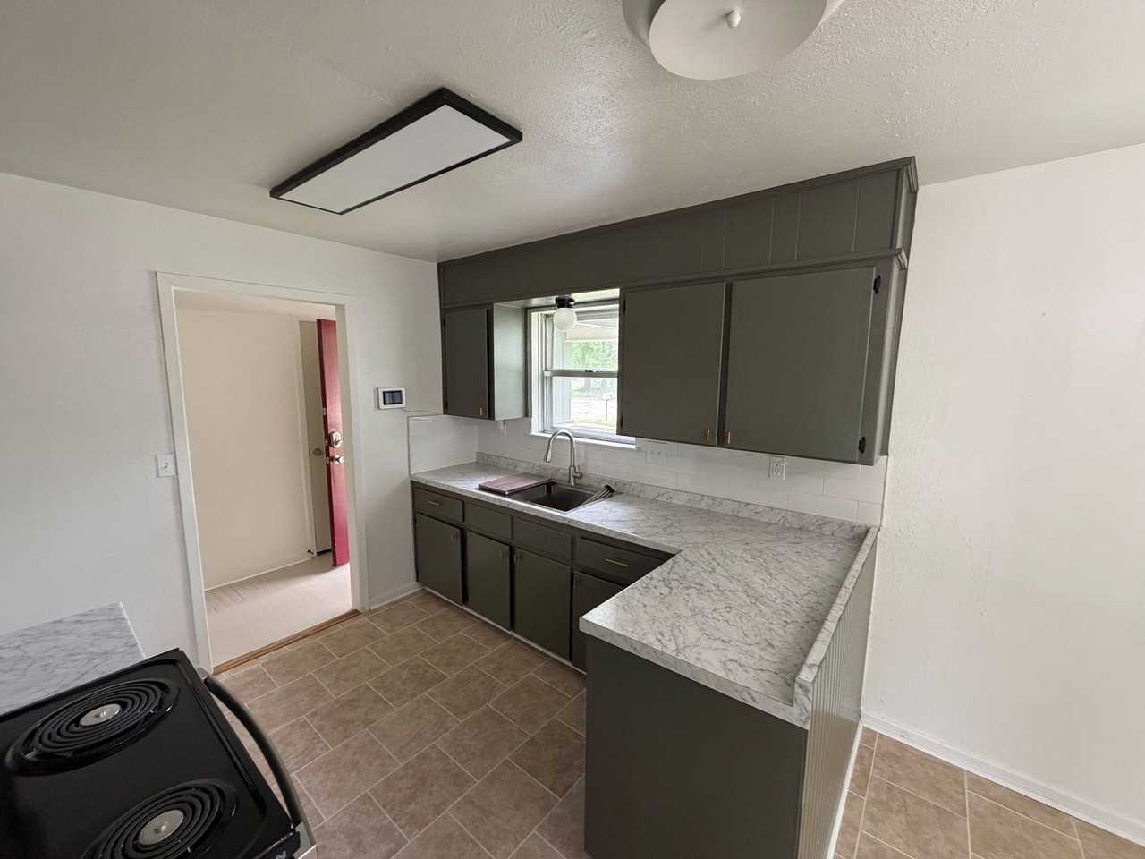 1105 E Robertson Ave - Photo 5 of 16