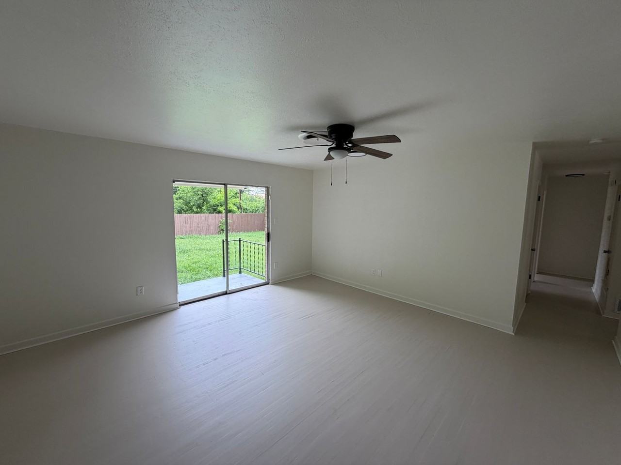 1105 E Robertson Ave - Photo 6 of 16