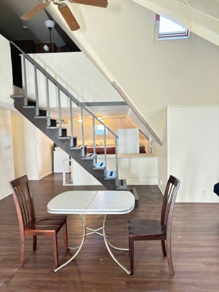702 W Green St - Photo 2 of 3