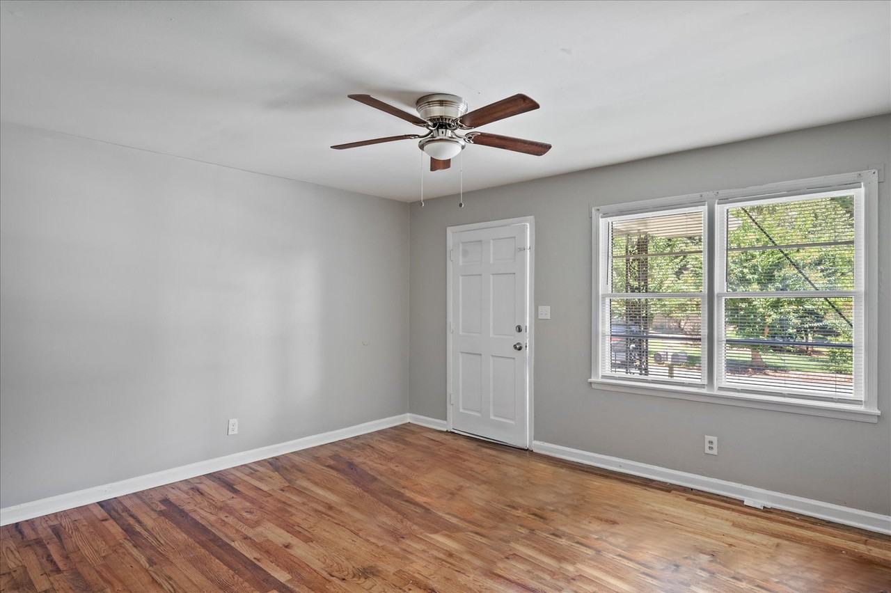 190 Opal Drive - Photo 5 of 19