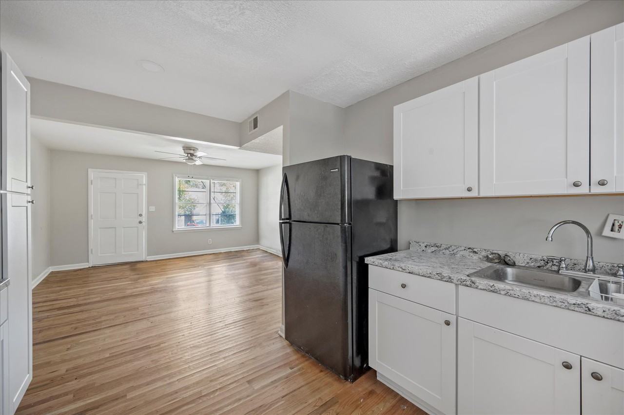 190 Opal Drive - Photo 2 of 19