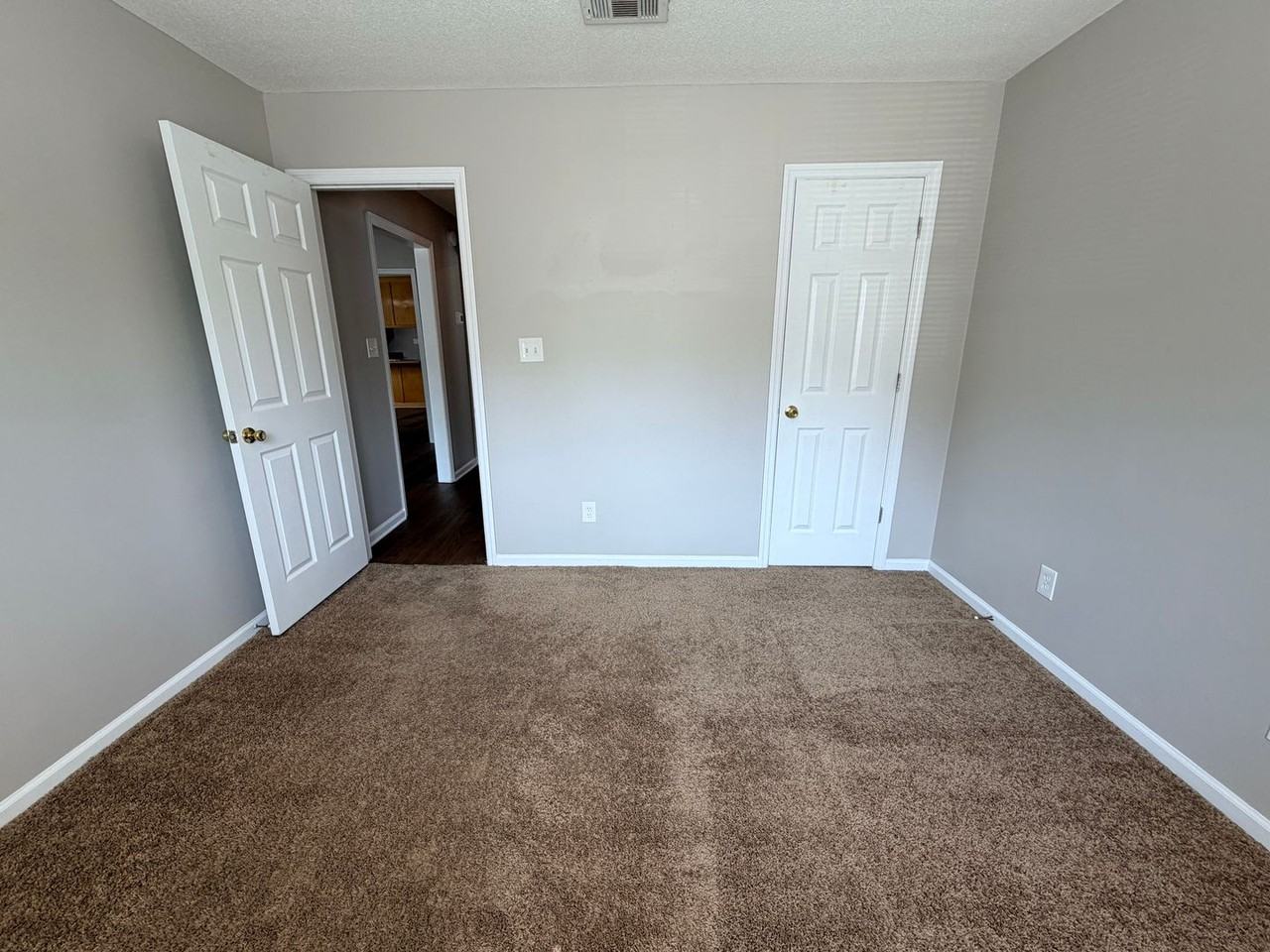 3009 Ainsley Ct - Photo 4 of 20