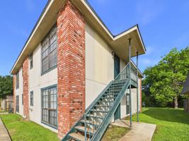 featured image of 110 Country Ln