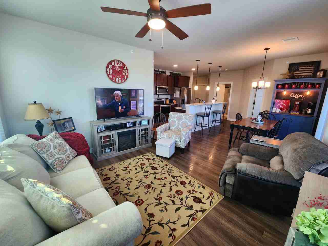 Rosewood Place - Photo 5 of 17