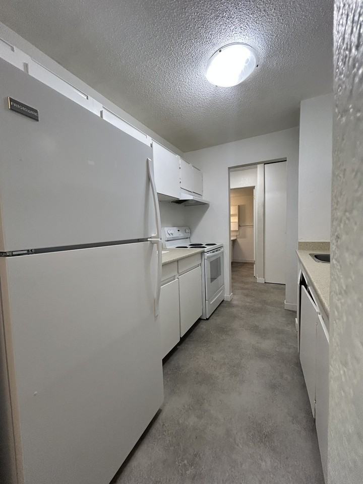 2187 Comox Avenue #407 - Photo 2 of 12