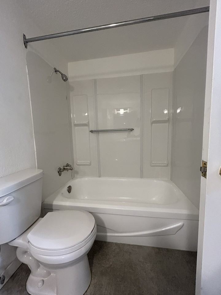 2187 Comox Avenue #407 - Photo 7 of 12
