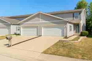 featured image of 208 Parktrail Rd