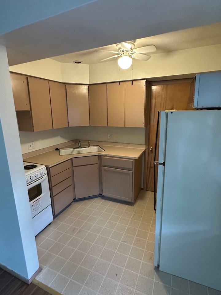 115 Washington - Photo 2 of 4